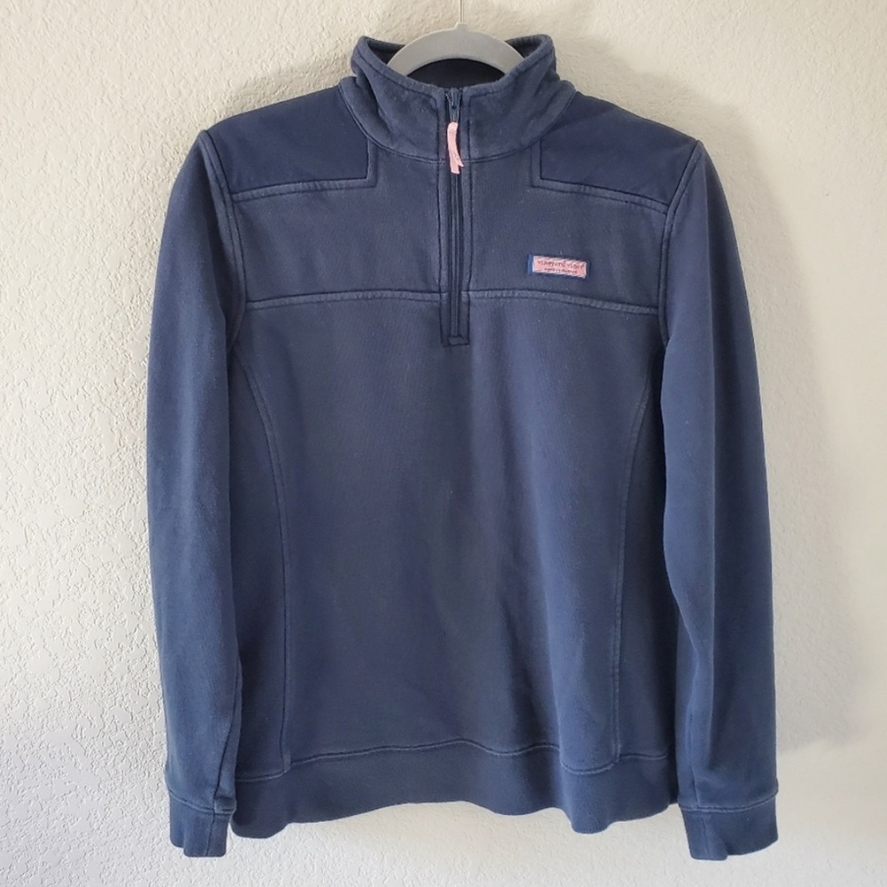 Vineyard Vine  1/4 Zip Up. Navy. Size Medium. Distressed.